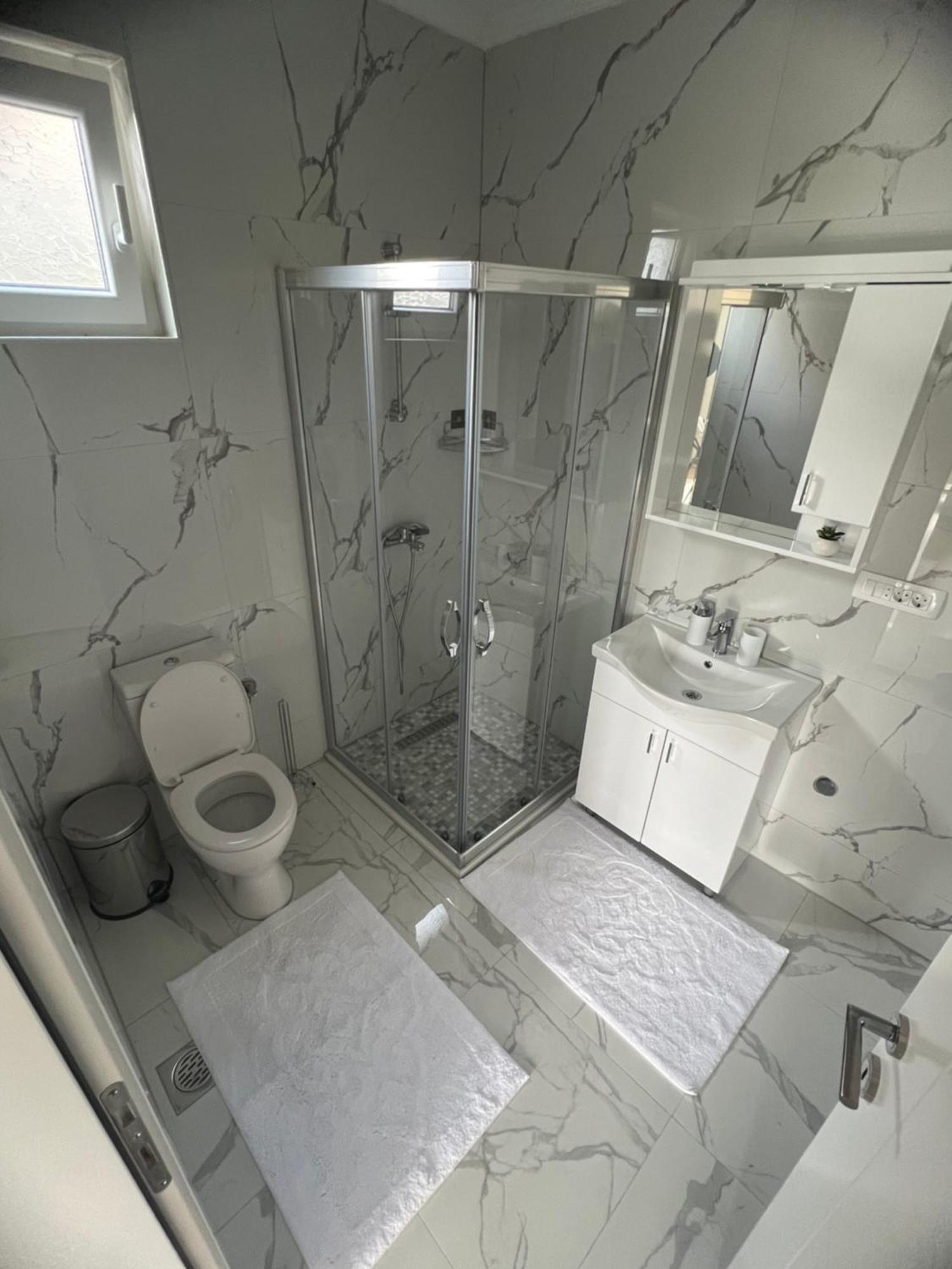 Saraapartmani Plav Ngoại thất bức ảnh